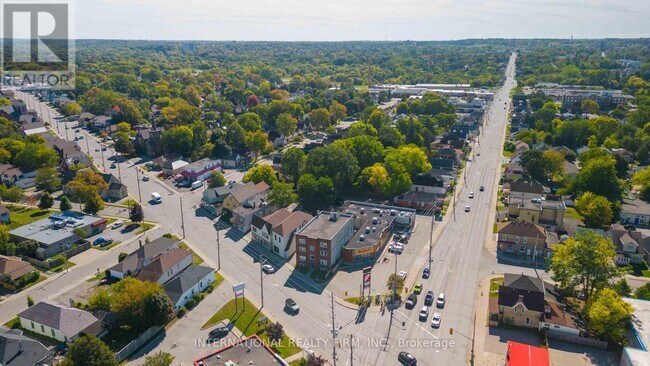 Photo du bâtiment - 217 Hamilton Rd