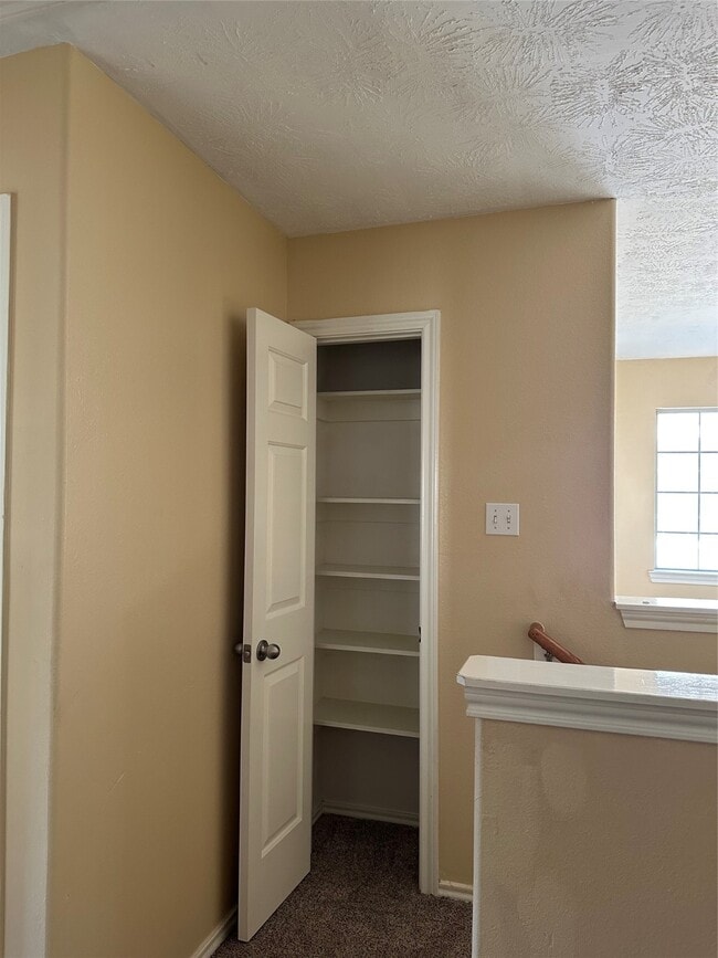 Building Photo - 16011 Sandy Path Ln