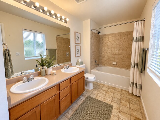 Building Photo - 2145 Clipper Way