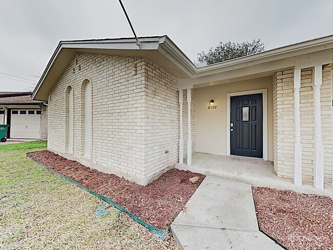 Building Photo - 6507 Hidden Bluff