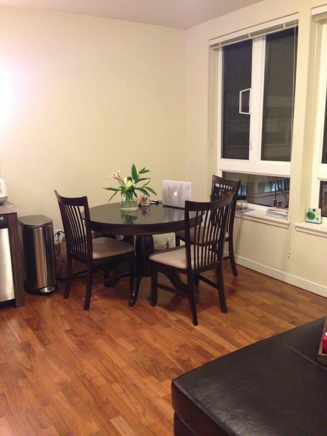 Building Photo - 3104 Western Ave