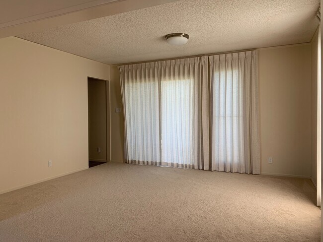 Photo - Central located, 3/1.5/2 Townhouse