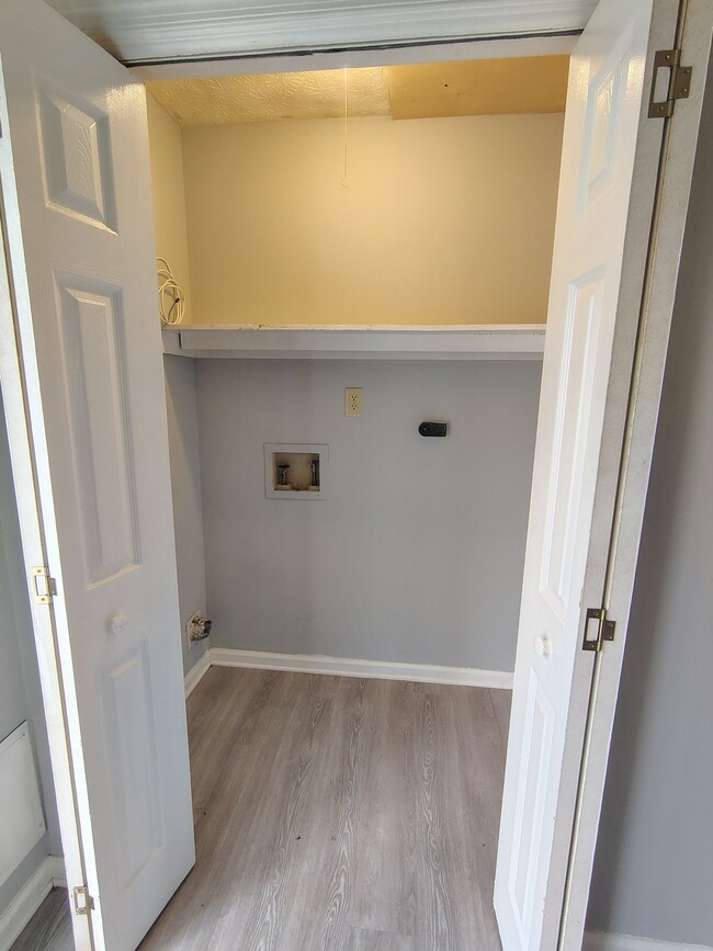Building Photo - 57 Ferguson Dr