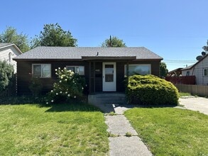 Building Photo - 810 Wright Ave