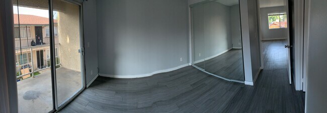 Building Photo - 2166 Chestnut Ave