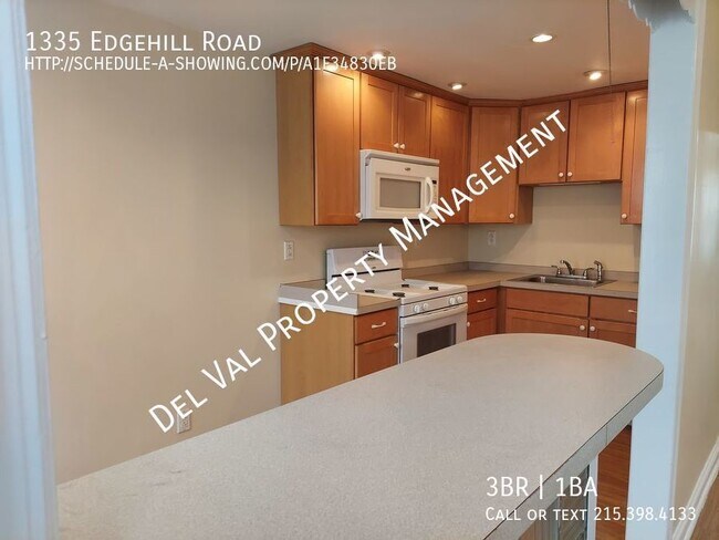 Building Photo - Well-Maintained 2-story Brick Row Home For...