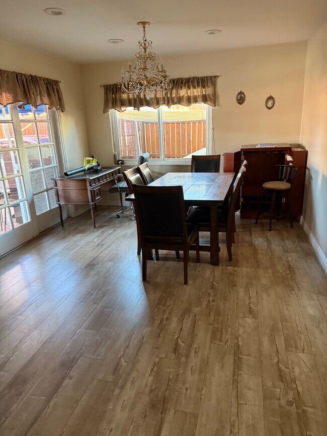 Foto del edificio - 7843 McGroarty St