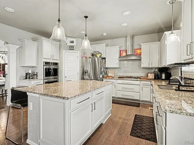 Building Photo - 8835 Foxfire St