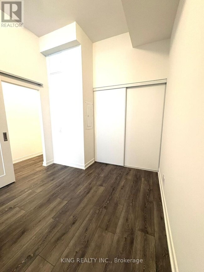 Building Photo - 2 Manderley Dr