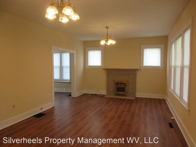 Building Photo - 2 br, 1.5 bath House - 702 28th Street