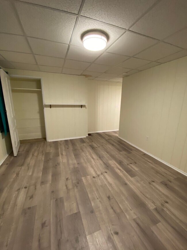 Foto del edificio - 2BR House with off street parking!