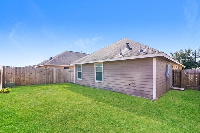 Foto del edificio - 5810 Long Arbor Ln