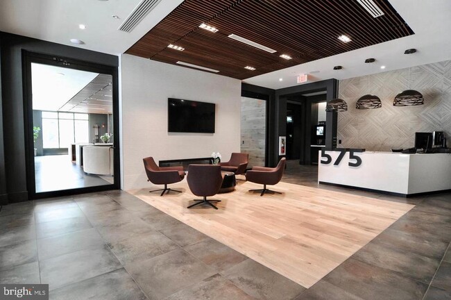 Building Photo - 575 S Goddard Blvd