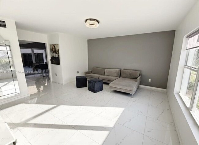 Building Photo - 7936 Kimberly Blvd