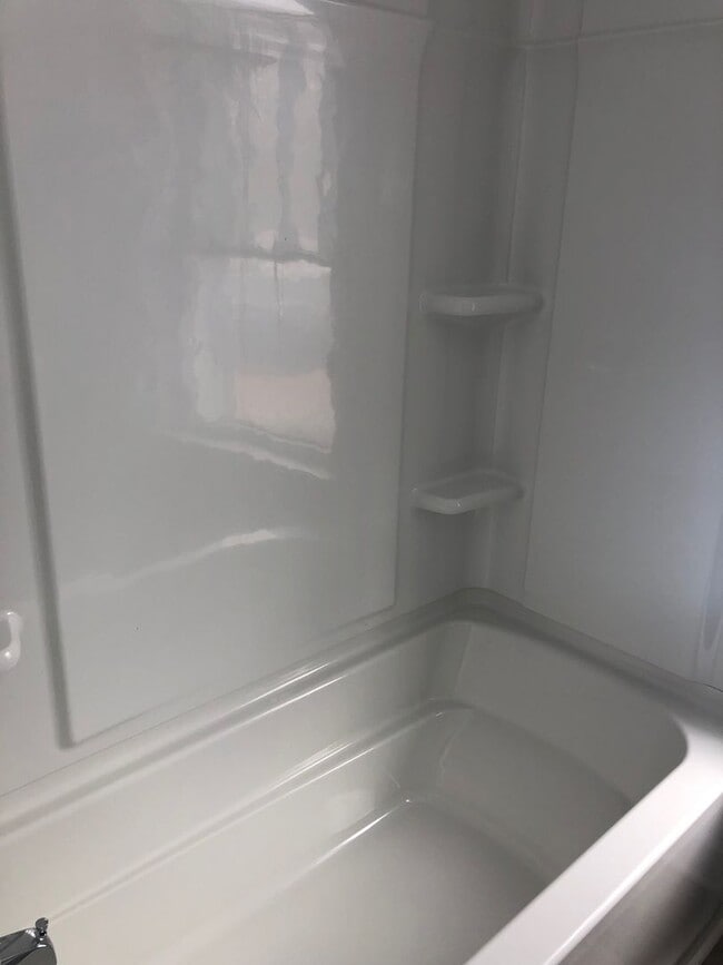 Building Photo - Charming 4 BD/2 BA home in quiet neighborhood!