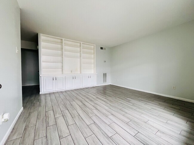 Foto del edificio - 5123 Del Monte Dr