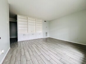 Building Photo - 5123 Del Monte Dr