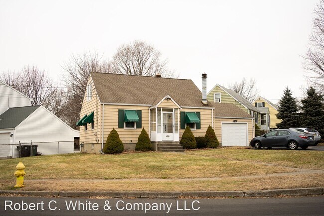 Building Photo - 3 br, 1 bath House - 203 Robert Treat Parkway