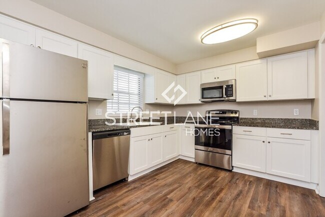 Building Photo - NOW OFFERING FIRST 2 FULL MONTH FREE OR A ...