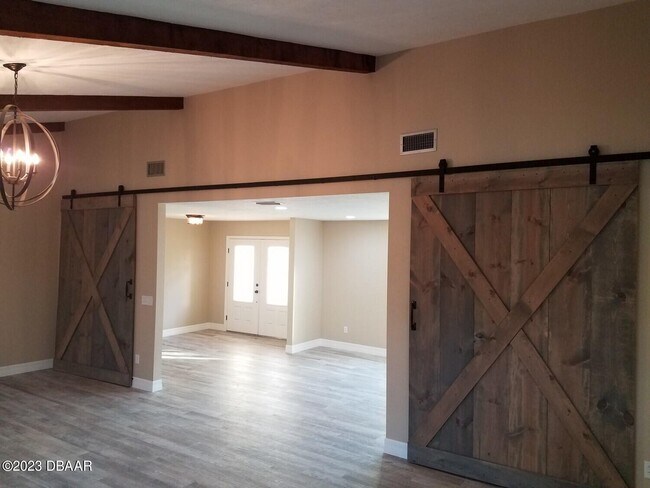 Building Photo - 724 Pelican Bay Dr