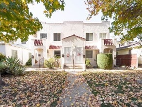 Building Photo - 803 Lindaraxa Park N