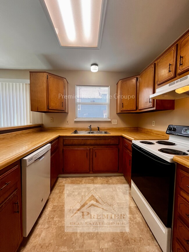 Building Photo - 3921 Donney Brook Ct