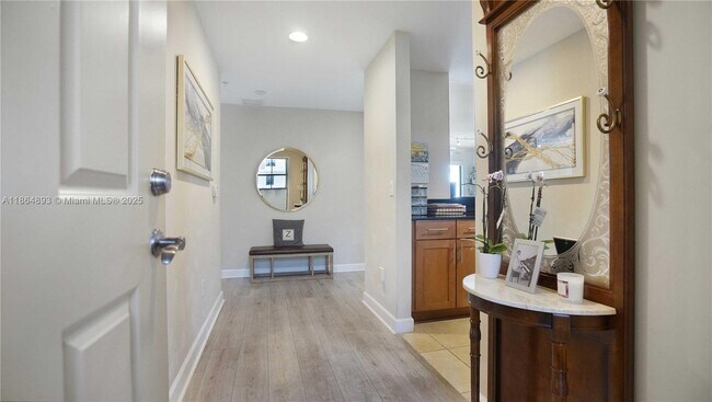 Foto del edificio - 8390 SW 72nd Ave