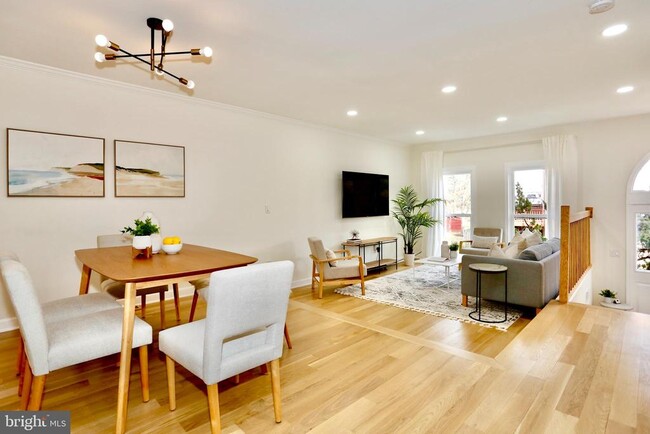 Building Photo - 1515 Templeton Pl