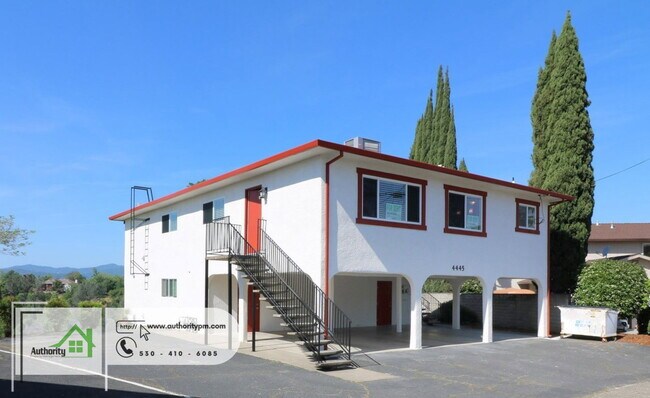Foto del edificio - 4445 Dogwood Ln