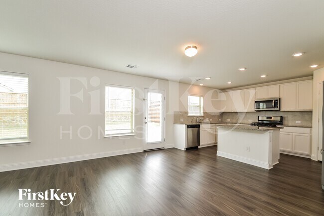 Foto del edificio - 2628 Warren Ln