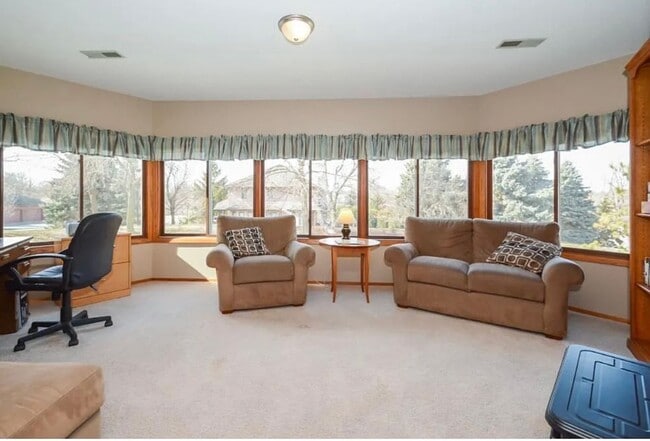 Building Photo - 8004 Timber Lake Dr