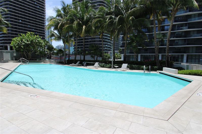 Foto principal - 88 SW 7th St