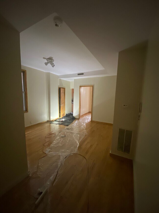 Building Photo - 1458 Greene Ave