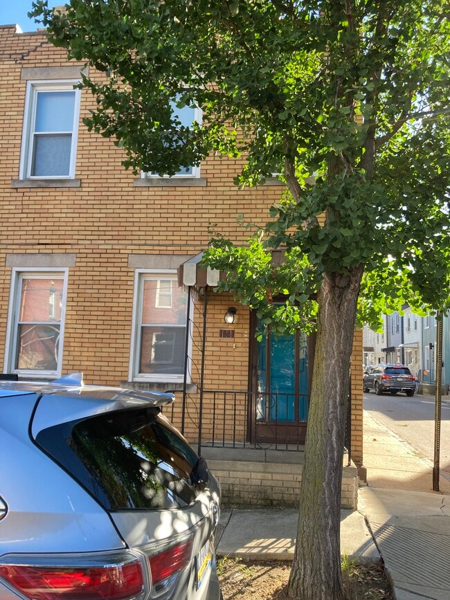 Building Photo - 55 S 19th St