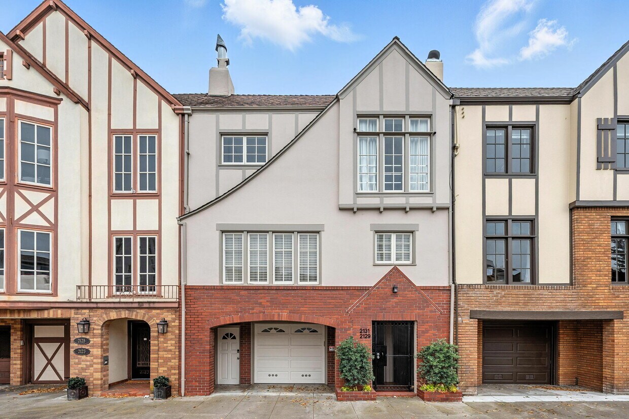 Foto principal - 2129 Bay St
