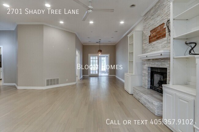 Foto del edificio - 2701 Shady Tree Ln