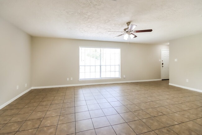 Building Photo - 8514 Forest Point Dr