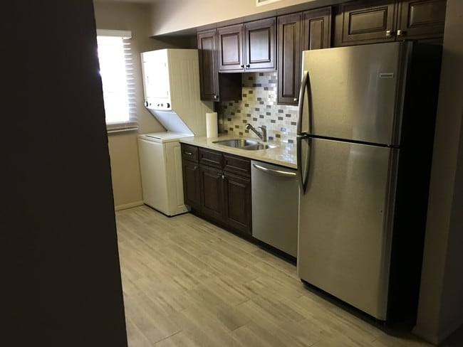 Kitchen 2 - 2703 E Spring St