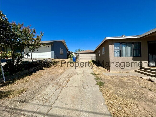 Foto del edificio - Charming 3 Bed/1 Bath House w/ RBP & Secur...
