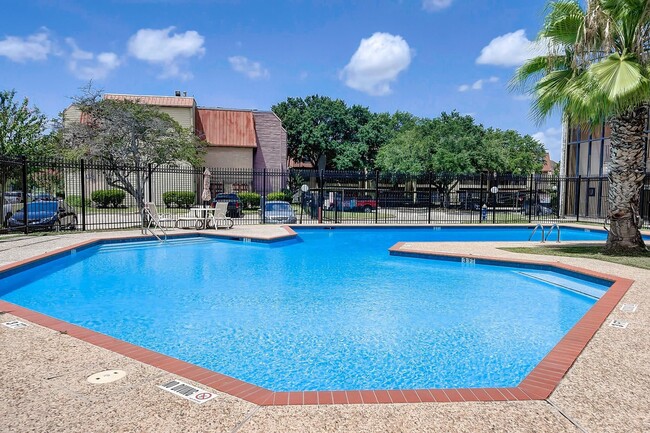 Foto del edificio - 10110 Forum W Dr