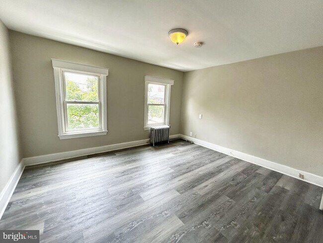Building Photo - 301 Buttonwood St