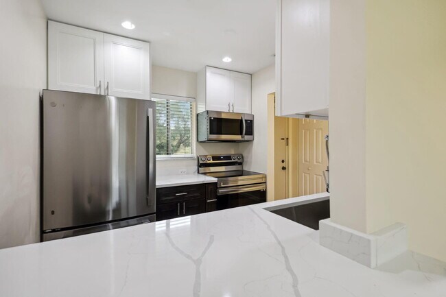 Foto del edificio - 830 SW 9th St Cir