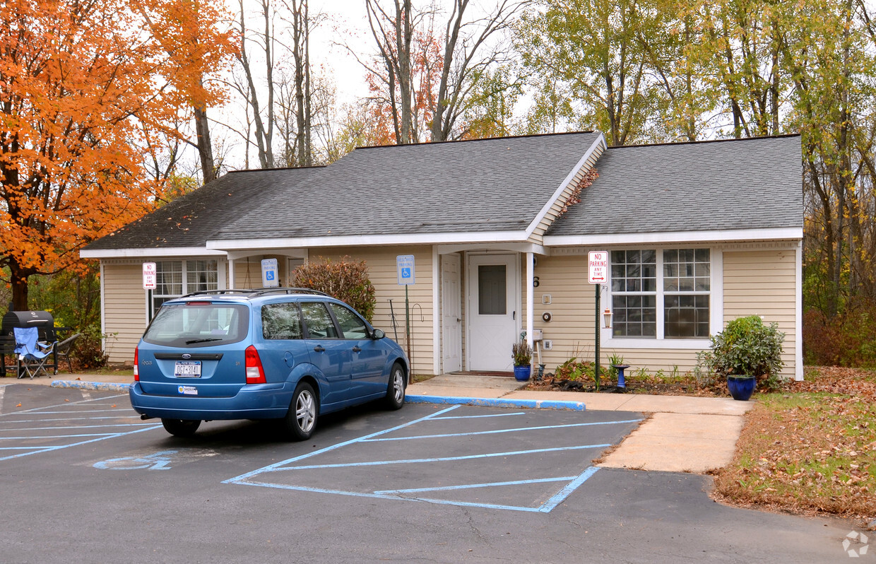 Foto del edificio - Hudson Falls Village Apartments