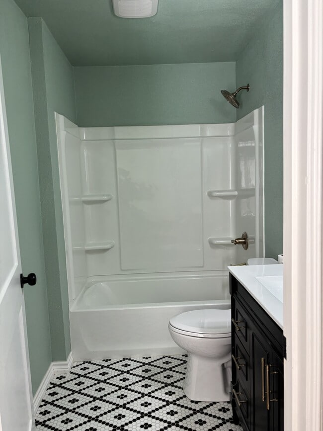 Foto del edificio - 703 N Blair St