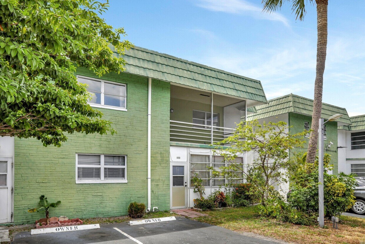 Primary Photo - 4821 NW 22nd Ct