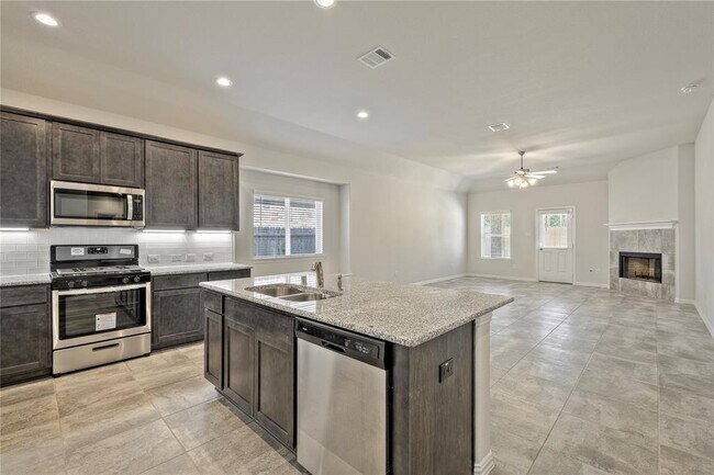 Foto del edificio - 8430 Sunset Isles Dr