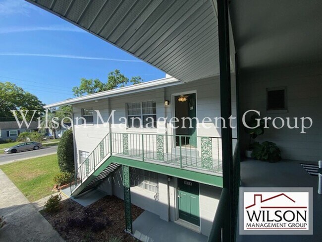 Building Photo - 2 br, 1 bath House - 807 Vassar Street Unit C