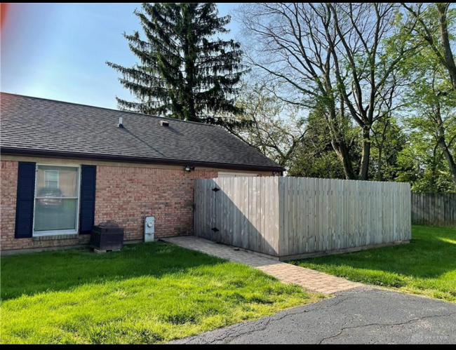 Building Photo - 1361 Obetz Dr