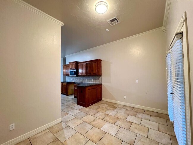 Building Photo - 1604 Dorothy Dr