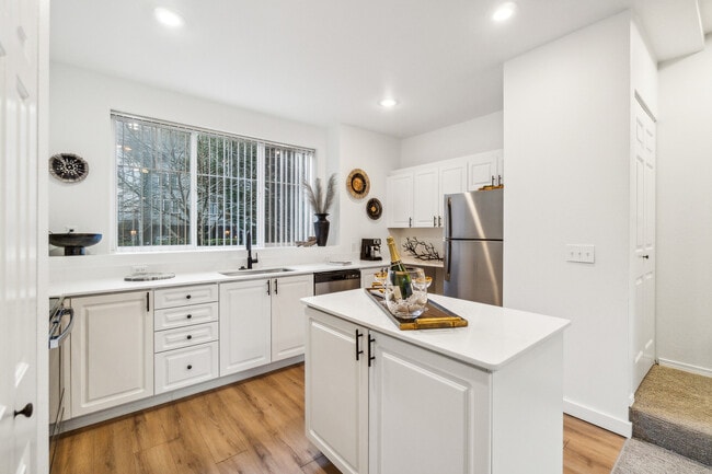 Building Photo - Arrive North Bend